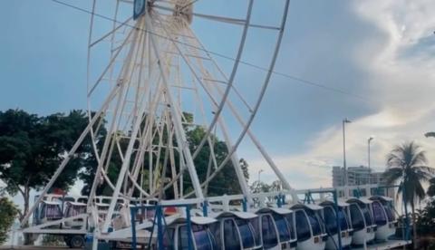 Roda-gigante da Ponta Negra encerra atividades e estrutura começa a ser removida