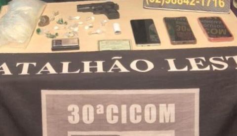 Odor de maconha durante ocorrência termina com homem preso por tráfico em Manaus