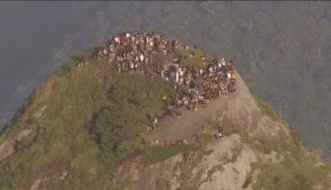 Operação contra traficante baiano fecha Avenida Niemeyer e isola turistas no Vidigal