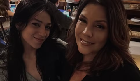 Cantora Simony anuncia remissão do câncer e emociona fãs com homenagem da filha