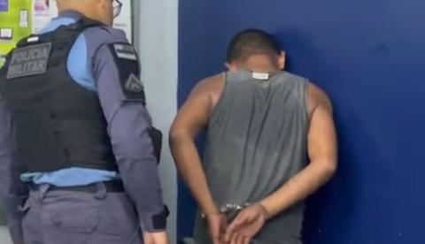 Homem é preso após esfaquear desafeto na frente de supermercado em Manaus
