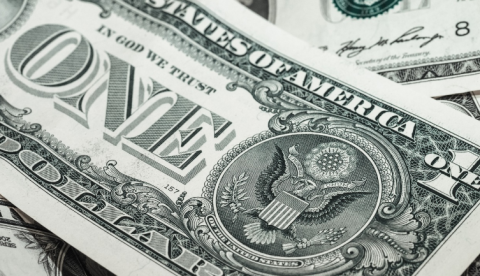 Correção: Dólar cai e fecha a R$ 4,99, no menor valor em mais de 2 anos