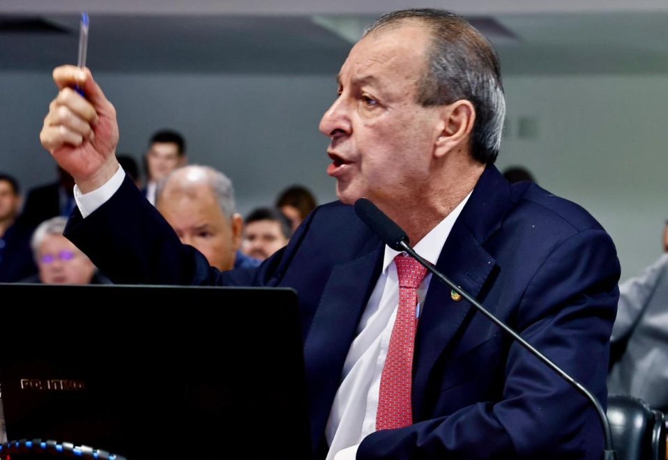 Omar Aziz critica decisão que suspende obras na BR-319 e pede correição ao CNJ