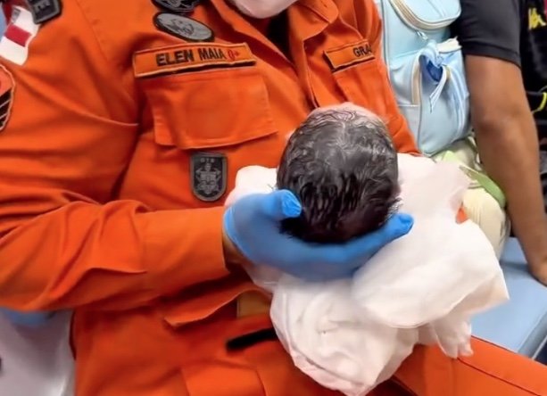 Mãe não chega a tempo à maternidade e dá à luz na rua no Nova Cidade