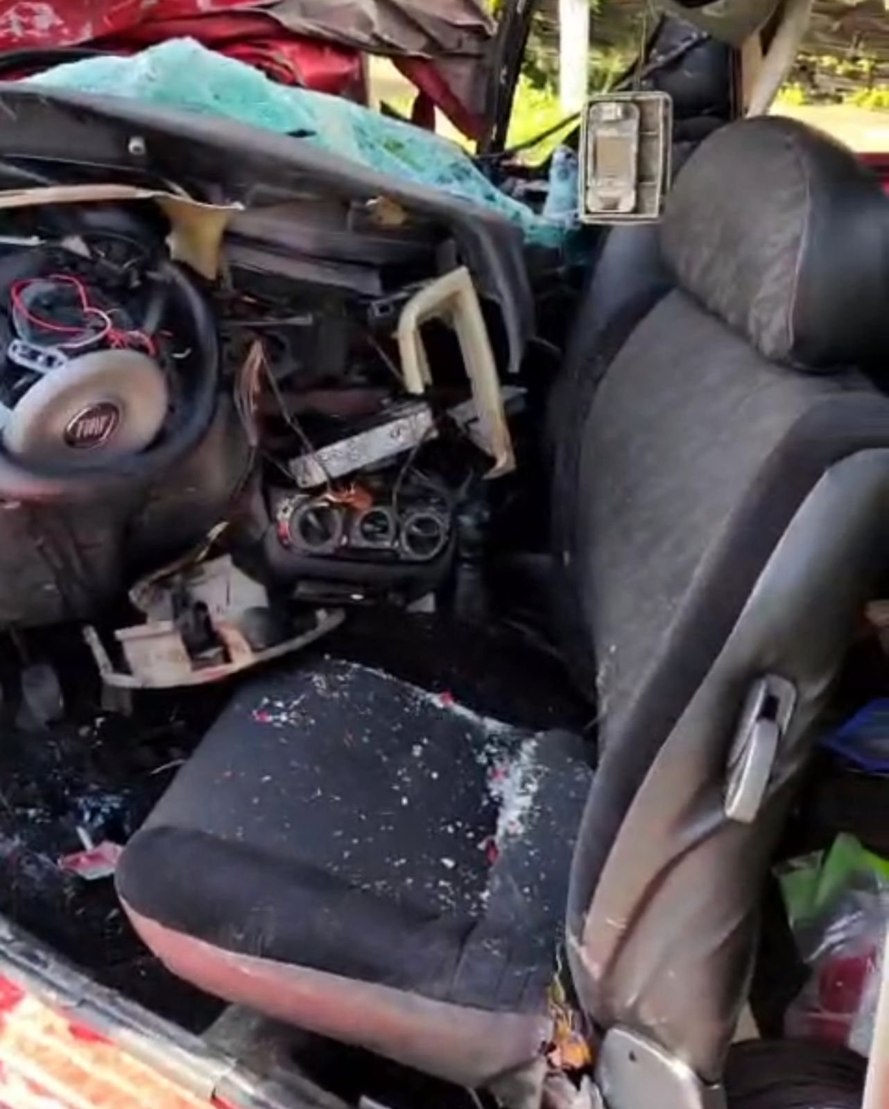 Grave acidente deixa vítima presa às ferragens na Zona Norte de Manaus