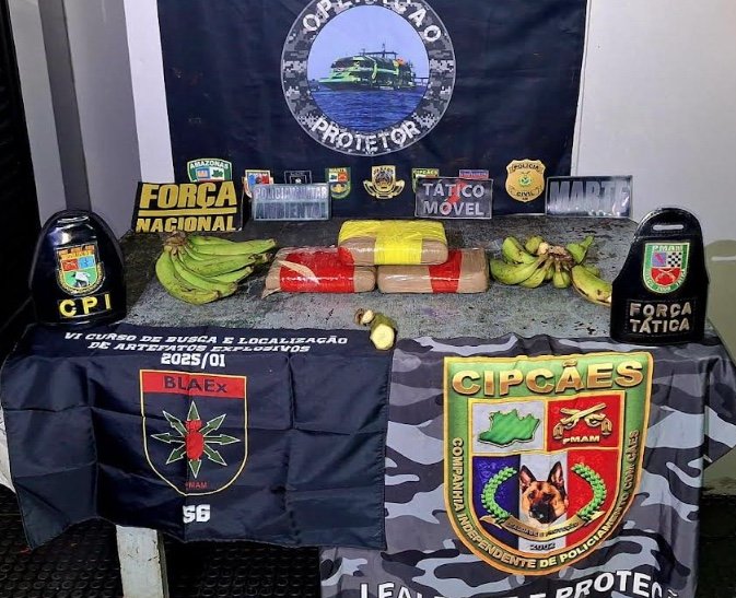 PM apreende 14kg de skunk e pasta-base escondidos em sacos de bananas em Coari
