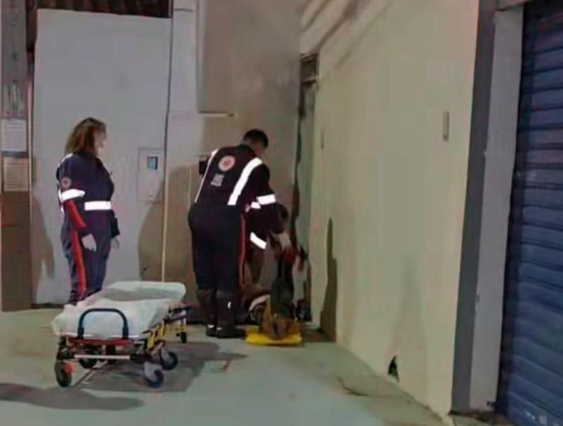 Idosa é atropelada por motociclista ao atravessar avenida em Manaus