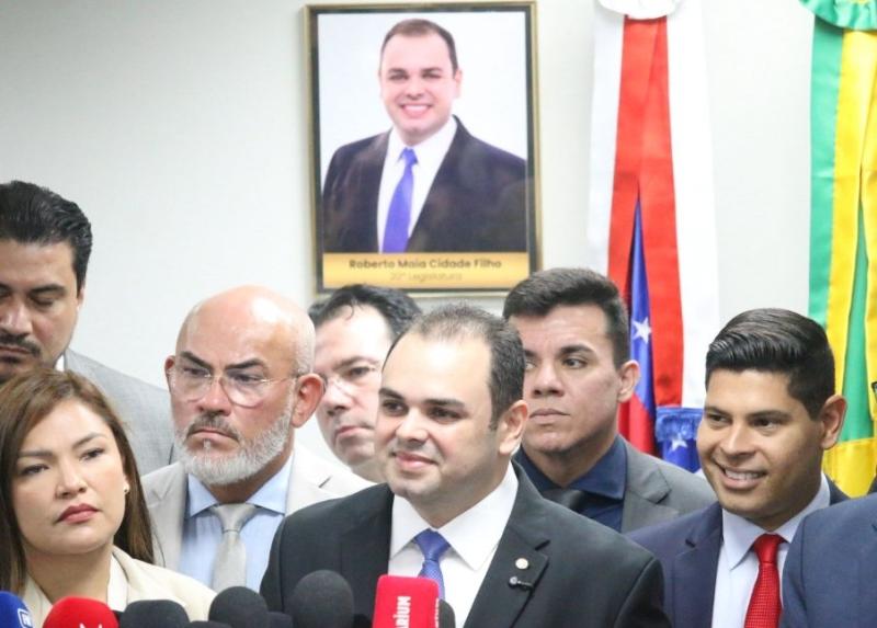 Captura de tela_5-4-2026_19132_web.whatsapp.com.jpeg