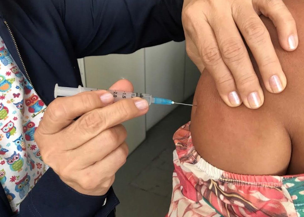SUS amplia vacinação contra HPV para mulheres em tratamento de lesões no Amazonas