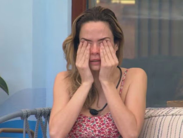 Ana Paula chora no BBB26 e fala sobre preocupação com o pai