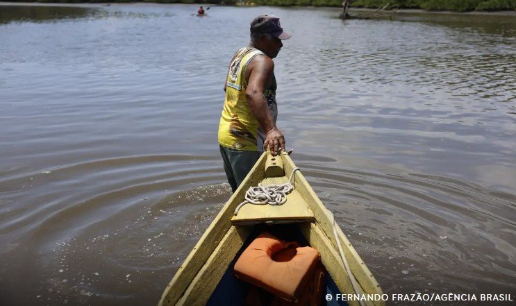 Deputados mantêm pagamento de retroativos e rejeitam exigência de INSS para pescadores