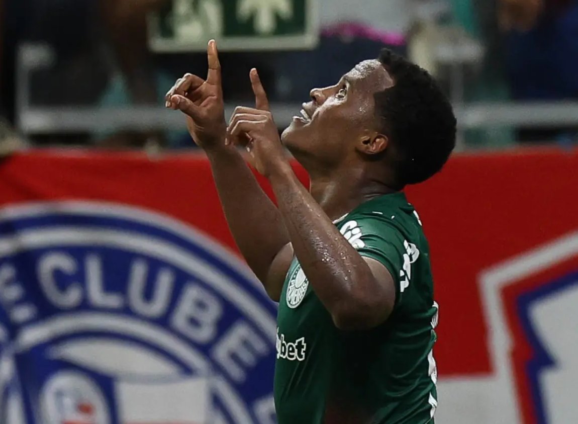 Palmeiras vence Bahia nos acréscimos e aumenta vantagem no Brasileirão