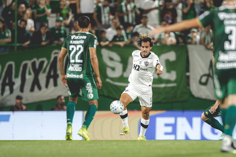 Atlético-MG goleia a Chapecoense por 4 a 0 na Arena Condá