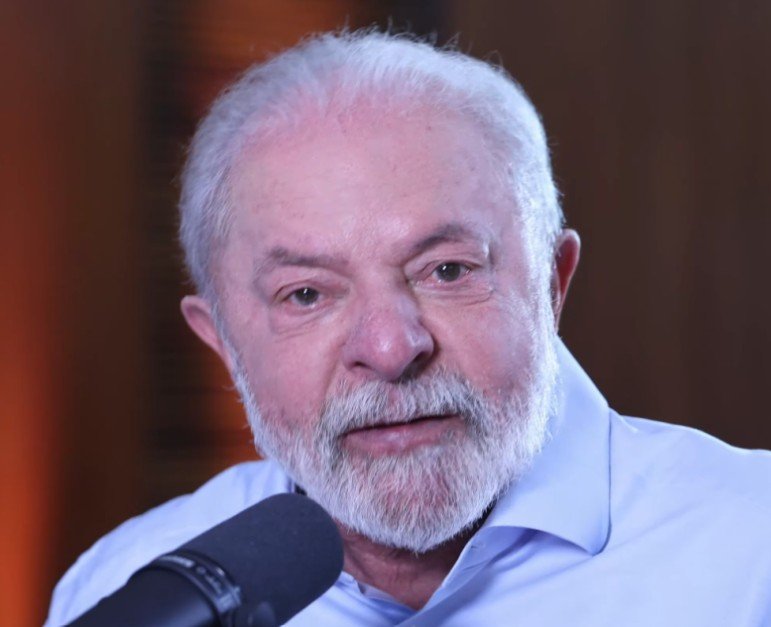 Lula volta a Brasília após tratar câncer de pele e tendinite; presidente retoma agenda amanhã