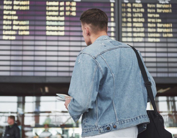 Governo avalia zerar impostos sobre combustível de aviões para conter aumento nas passagens