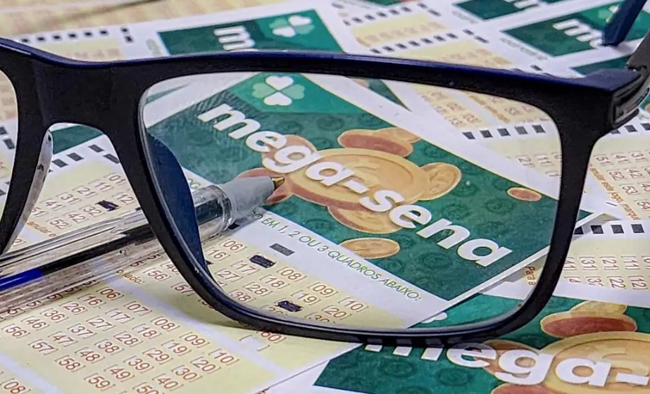 Mega-Sena acumulada de R$ 100 milhões será sorteada neste sábado