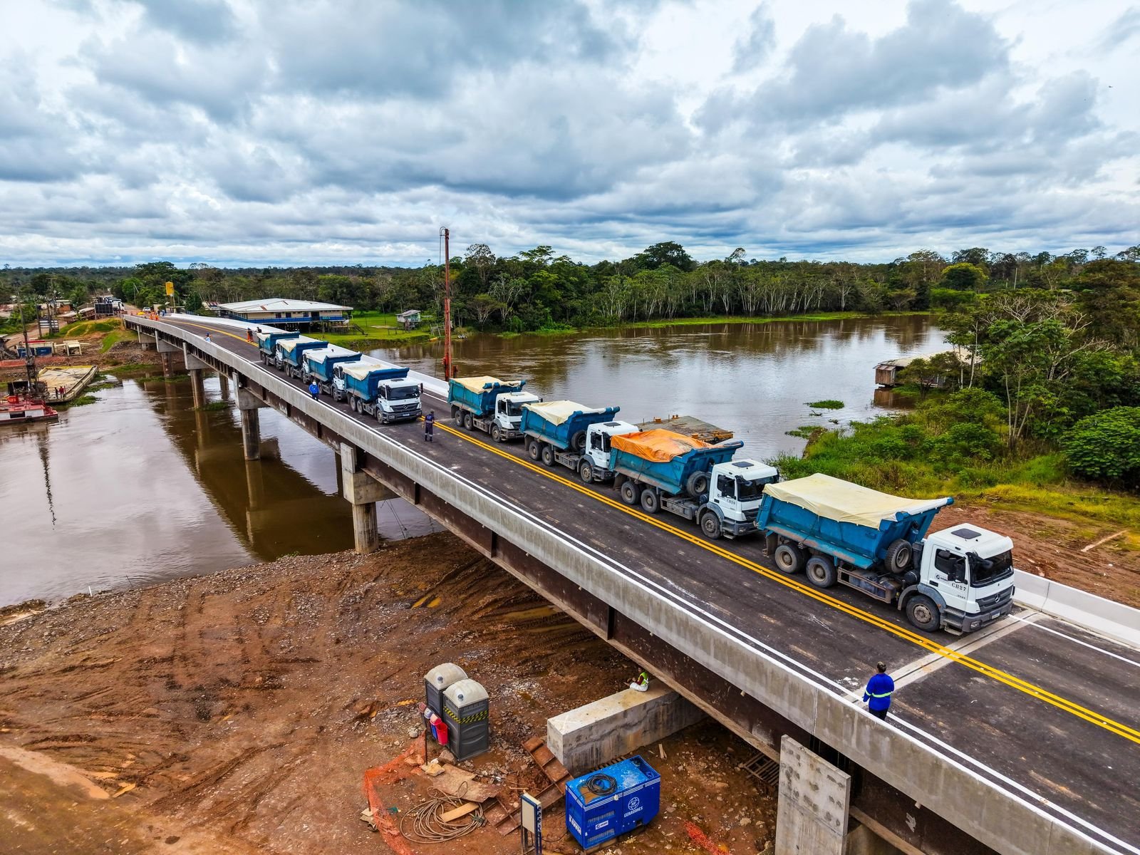Ponte sobre o rio Autaz Mirim passa por teste de carga e deve ser liberada dia 27