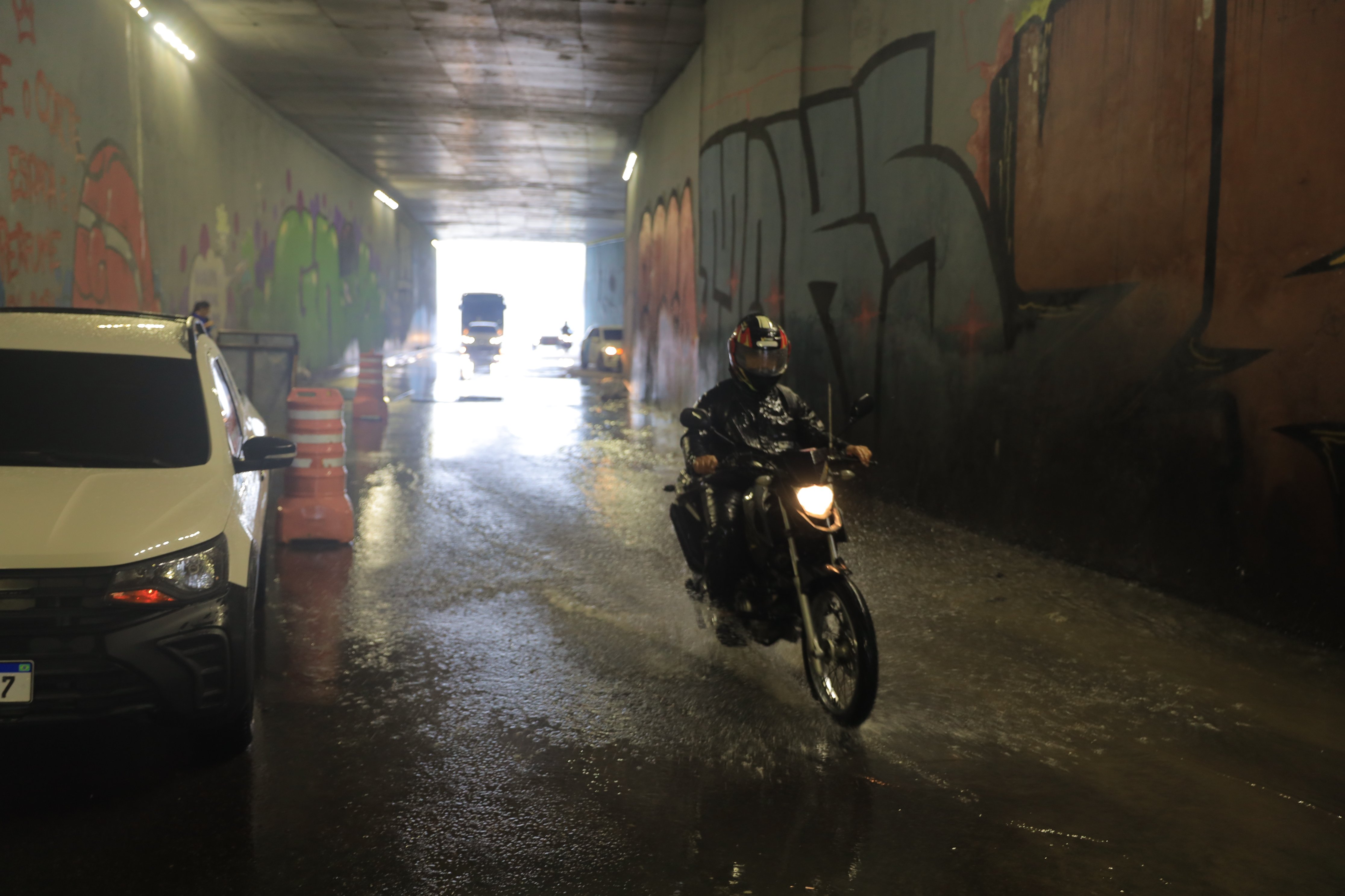 Manutenção no Complexo Viário Rei Pelé mantém trecho interditado nesta terça-feira