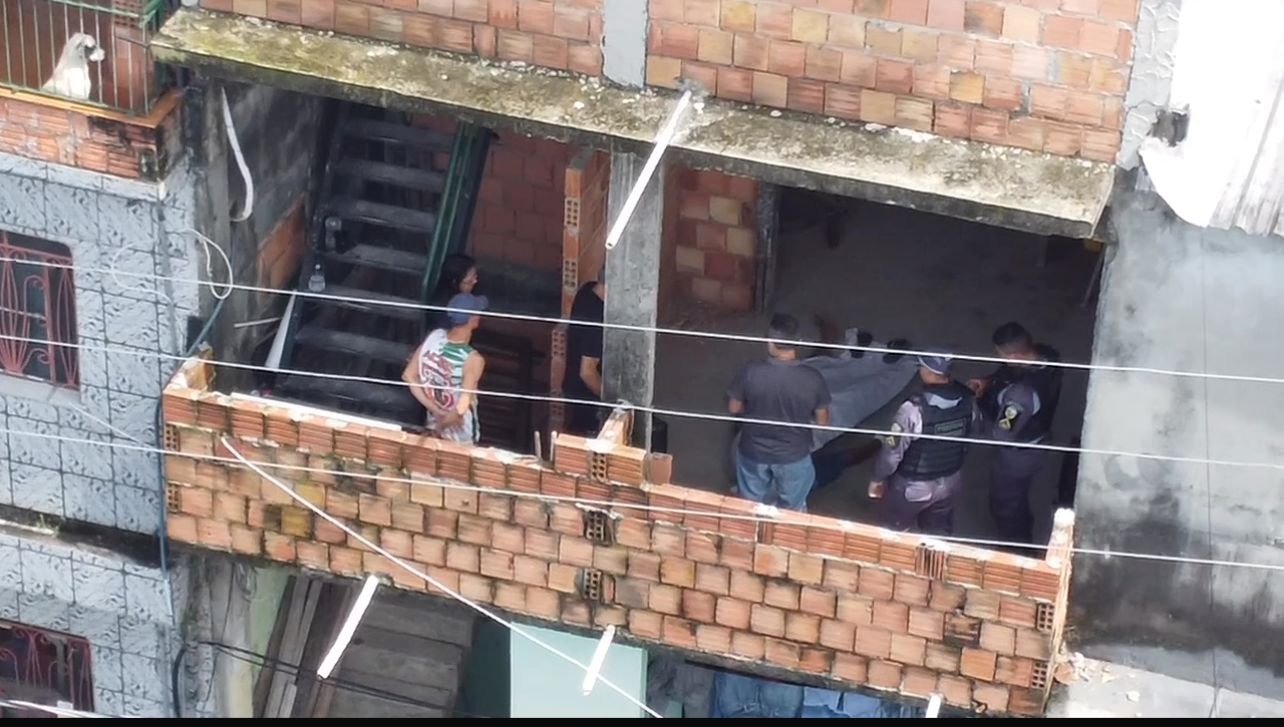 Pedreiro morre eletrocutado durante obra em Manaus