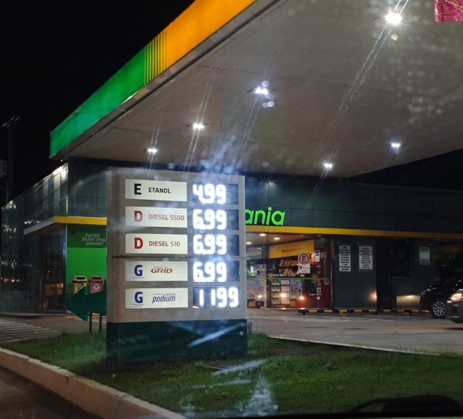 Gasolina chega a R$ 6,99 em Manaus e dá alívio ao bolso do consumidor