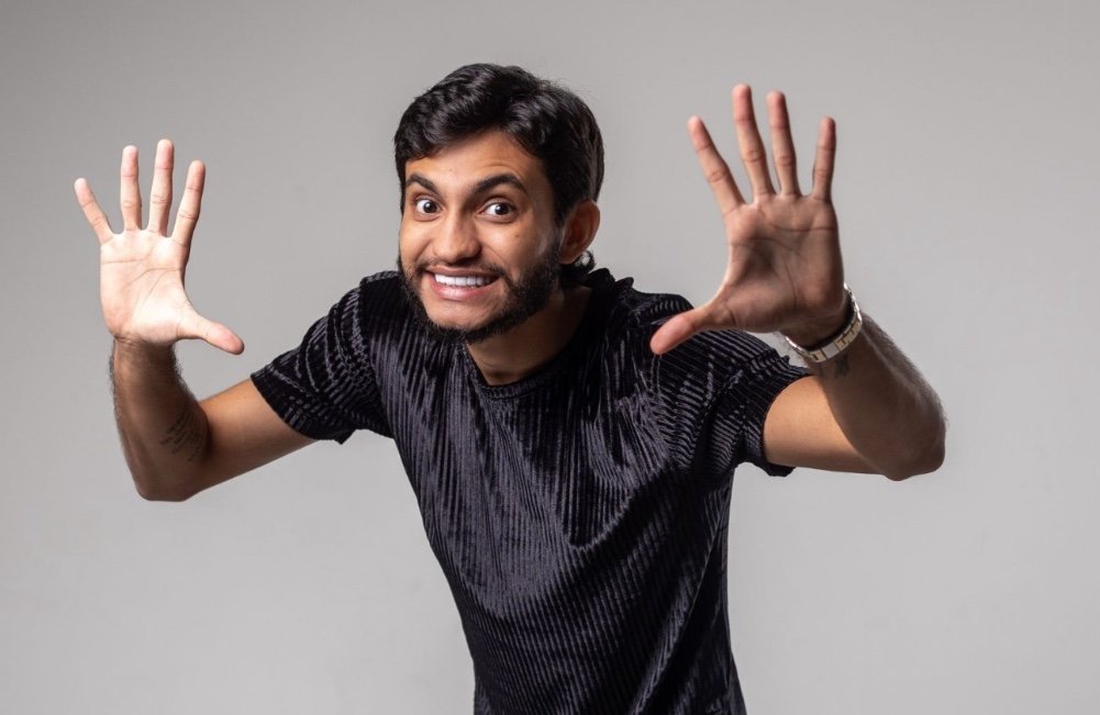 Leandro Leitte traz espetáculo "Hétero Afeminado" a Manaus neste sábado