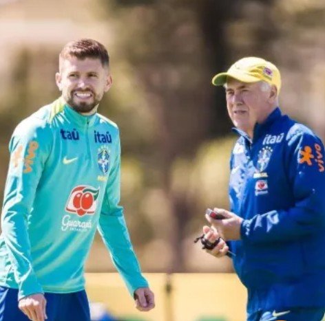 Na lista de Ancelotti para a Copa, Caio Henrique entra na mira do Barça