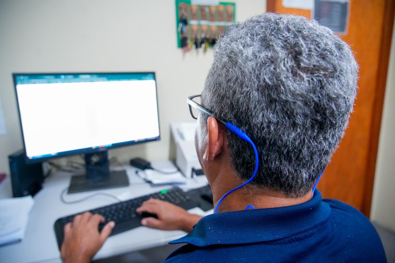 DPE-AM e MPAM lançam operação para combater exclusão digital de servidores idosos