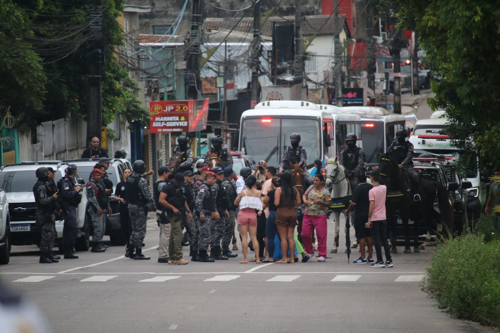 Familiares se revoltam com transferência de militares para presídio na BR-174 e representante aponta riscos