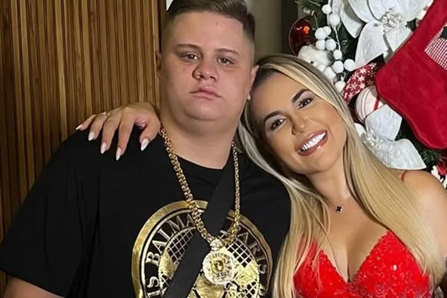 Filho de Deolane está entre os alvos da operação contra o PCC que prendeu a influencer