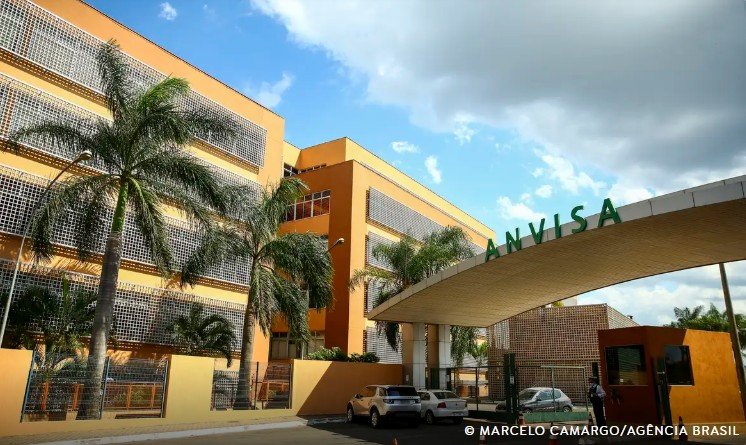 Anvisa aprova novo medicamento da Pfizer que trata e previne crises de enxaqueca