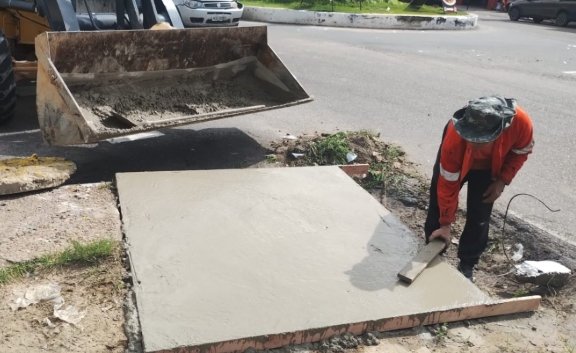Seminf realiza limpeza, desobstrução e recuperação de estrutura de drenagem na zona Leste