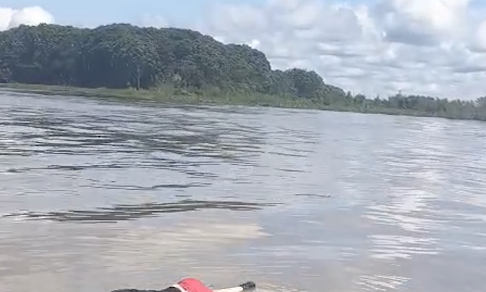 Corpo com marcas de tiros é encontrado no Rio Solimões