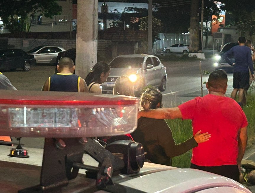 Jovem morre após colidir motocicleta contra poste na Avenida Cosme Ferreira