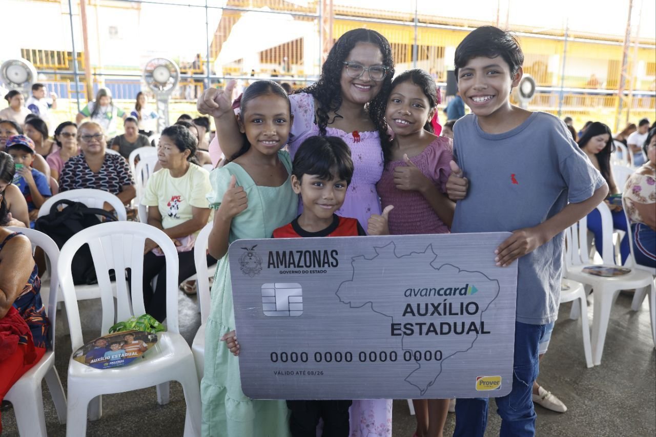 Dia das Mães: Quase mil mulheres em Manaus celebram domingo com novo Auxílio Estadual em mãos