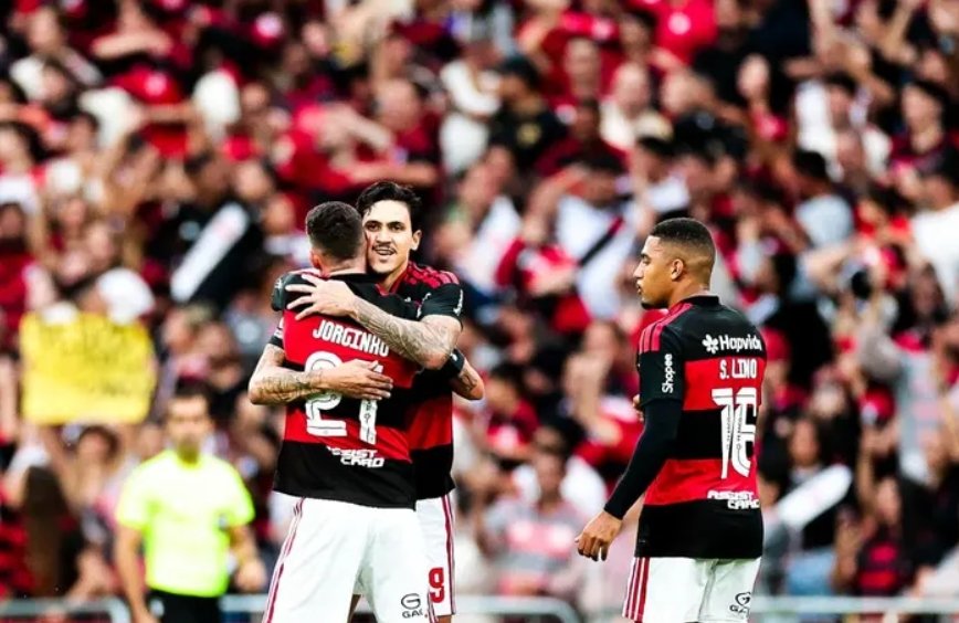 Flamengo cede empate no fim e fica no 2 a 2 com o Vasco no Maracanã