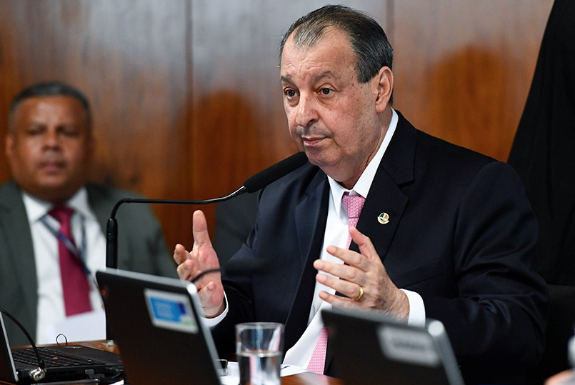 Emenda de Omar Aziz garante maior parte dos recursos para recuperação da BR-319