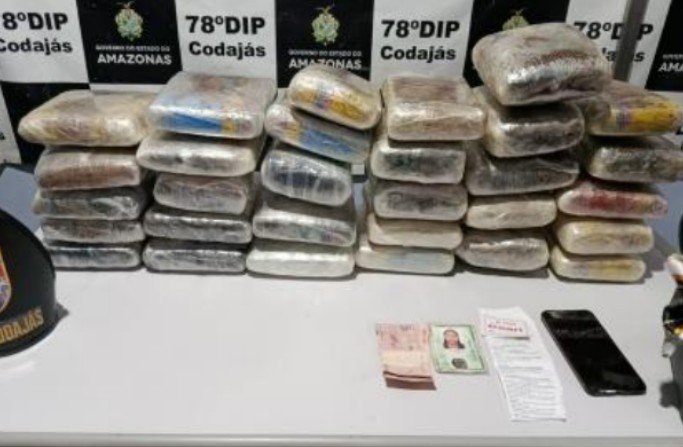 Mulher é presa com 30 tabletes de drogas em operação no Porto de Codajás