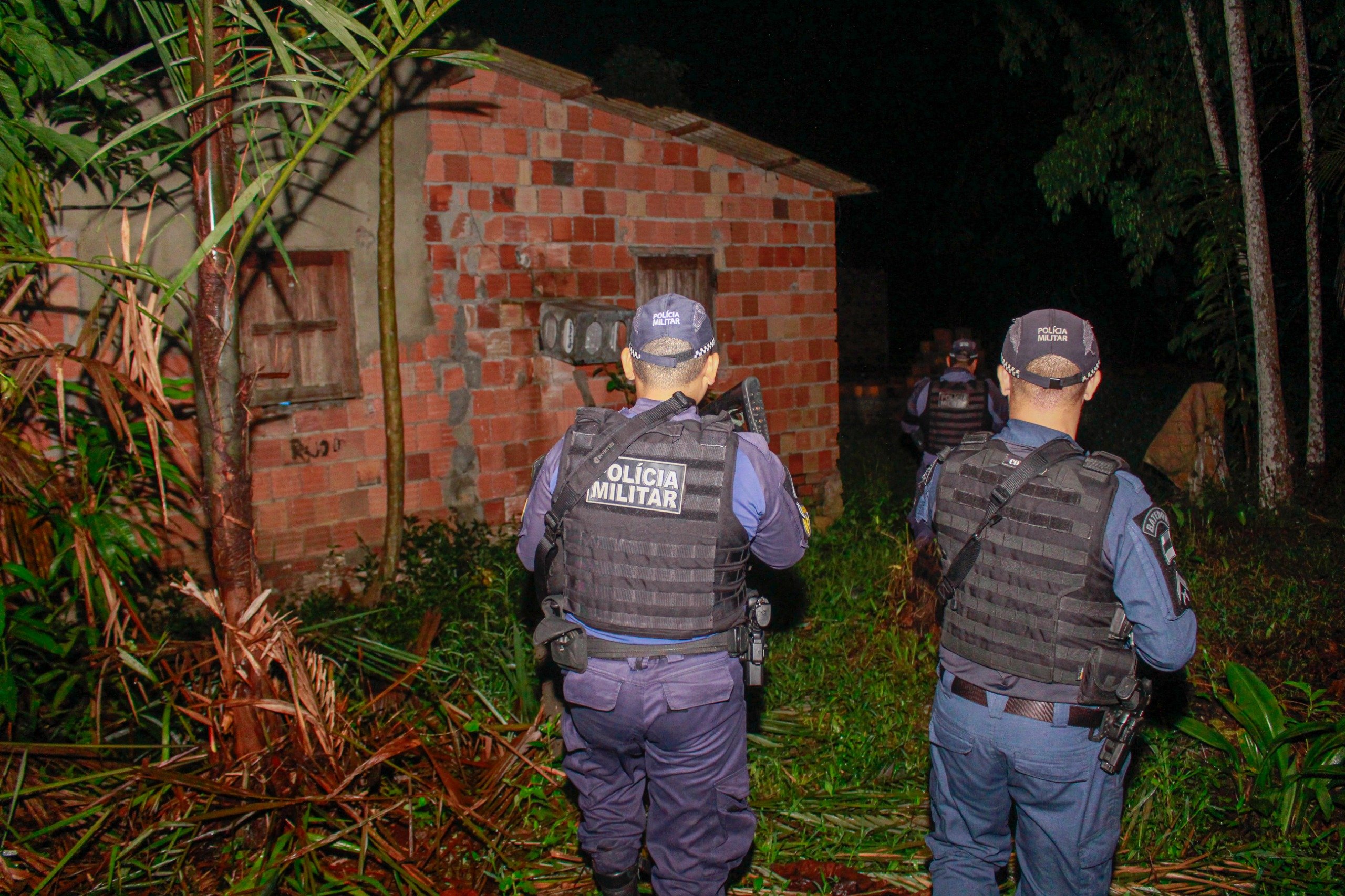 Homem é detido após esfaquear duas pessoas no interior do Amazonas