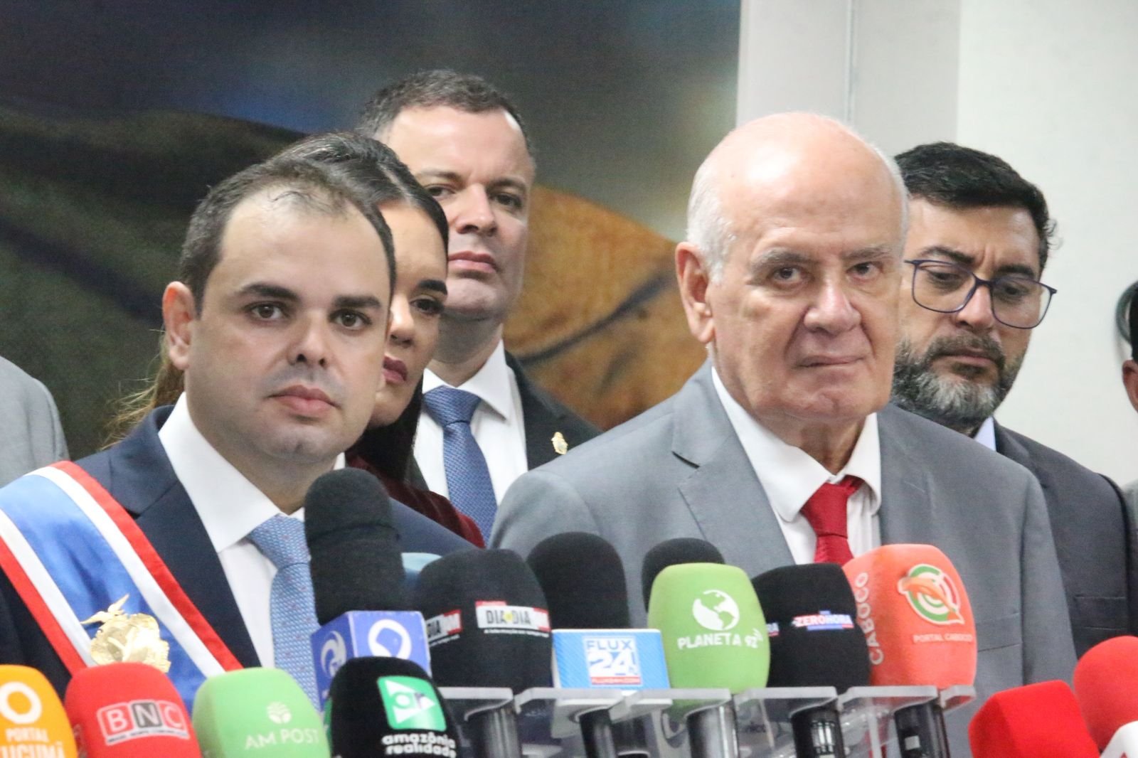 Em primeira coletiva após posse, Roberto Cidade prioriza Saúde e Segurança; confira