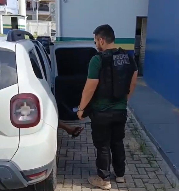 Idoso é preso por estuprar filha de 9 anos e ameaçar esposa em Manaus