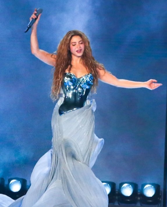 Moda e espetáculo: Veja todos os looks de Shakira no show em Copacabana