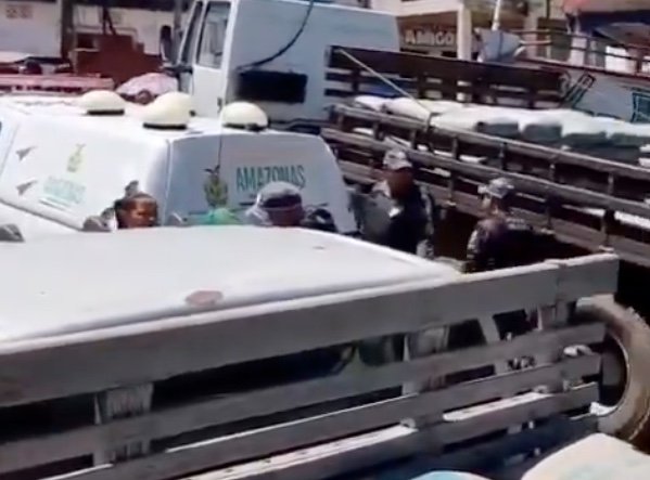Mãe se desespera e clama por filho durante transferência de presos em Anori; vídeo