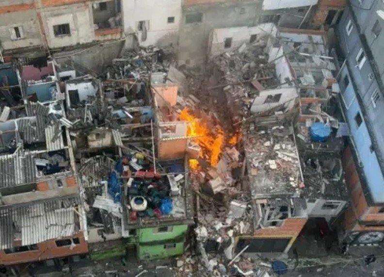 Explosão de gás destrói mais de 40 casas e deixa um morto e três feridos em SP