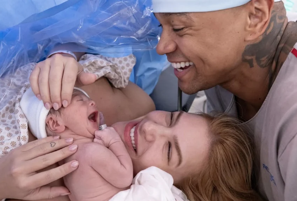 Nasce Levi, filho de Lore Improta e Léo Santana; veja fotos