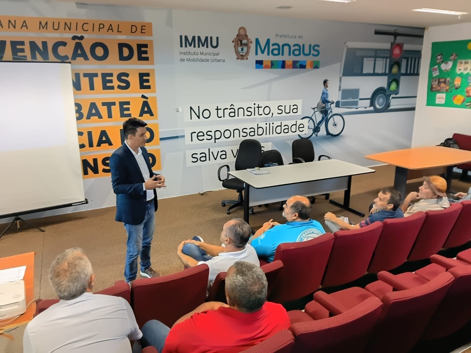 Motoristas de executivos e alternativos passarão por treinamento de reciclagem em Manaus