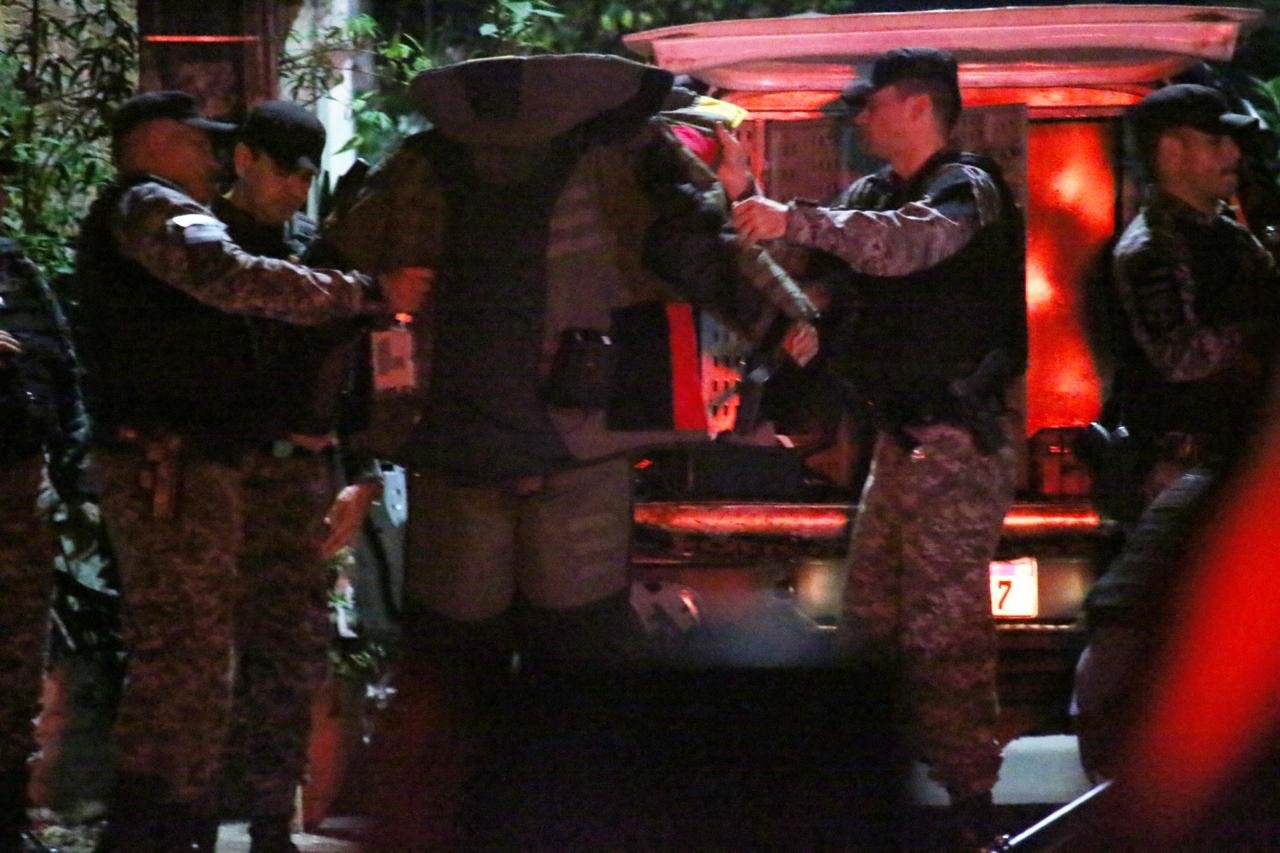 Criança encontra granada em quintal de casa e mobiliza polícia no bairro Petrópolis