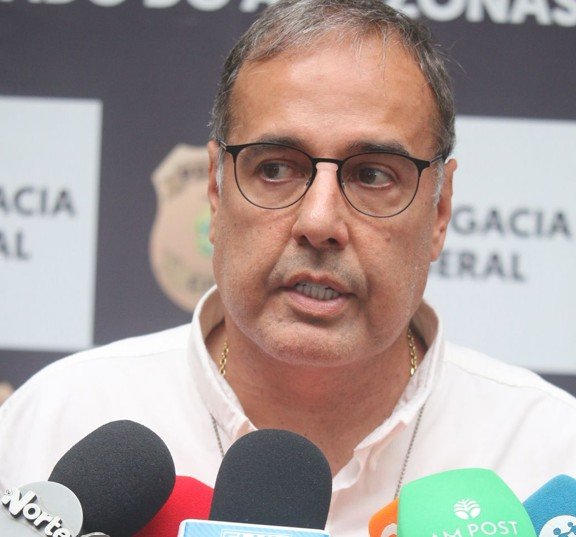 ‘Bonita, mas presa’: Suspeita de dar golpes de R$ 100 mil em clínicas de estética é detida em Manaus