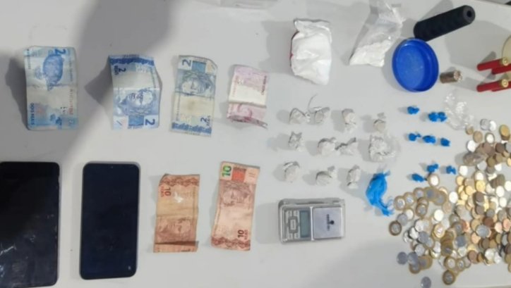 PC-AM apreende drogas e resgata animal silvestre em flutuantes em Carauari
