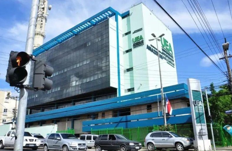 Estudantes da UEA fazem ato em Manaus após ataques nas redes sociais