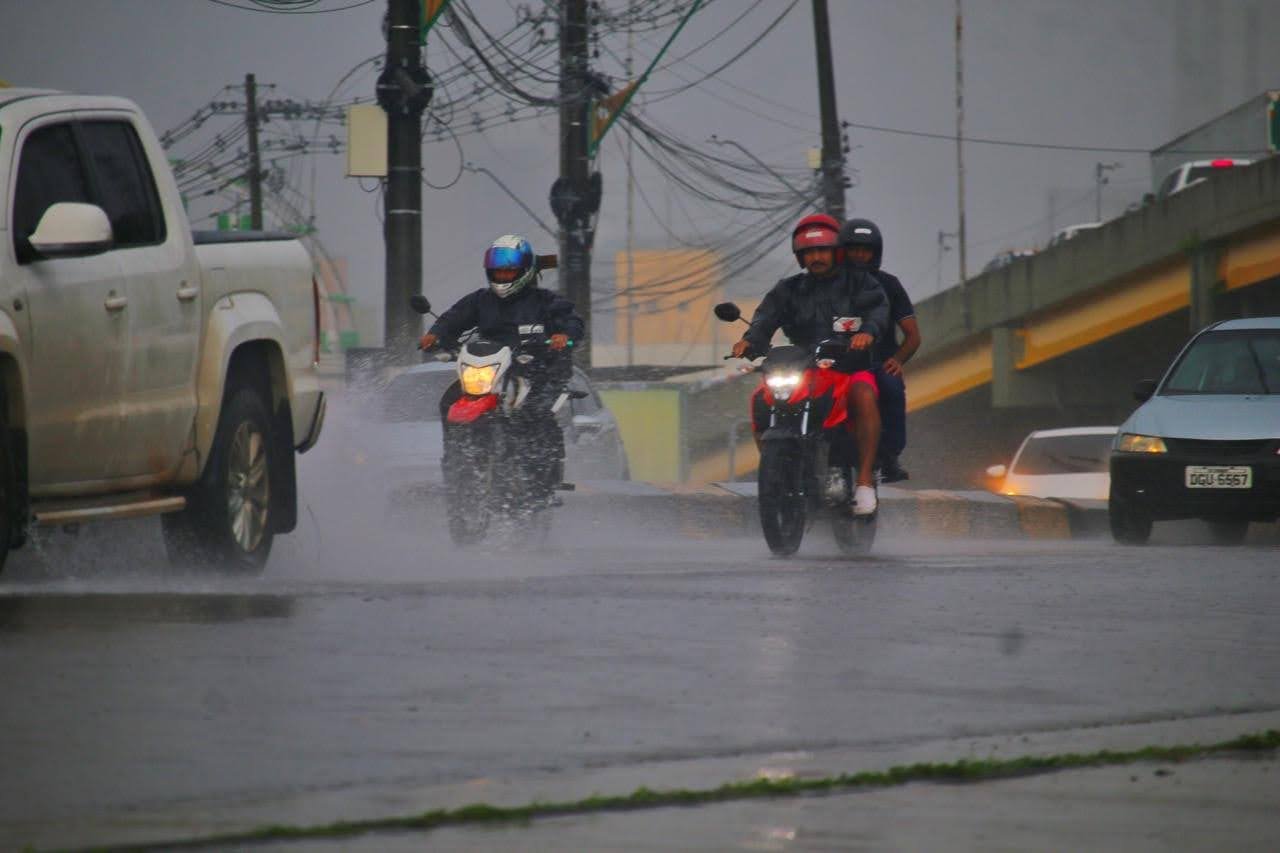 Série de alertas da Defesa Civil indicam temporais com risco de alagamentos em Manaus